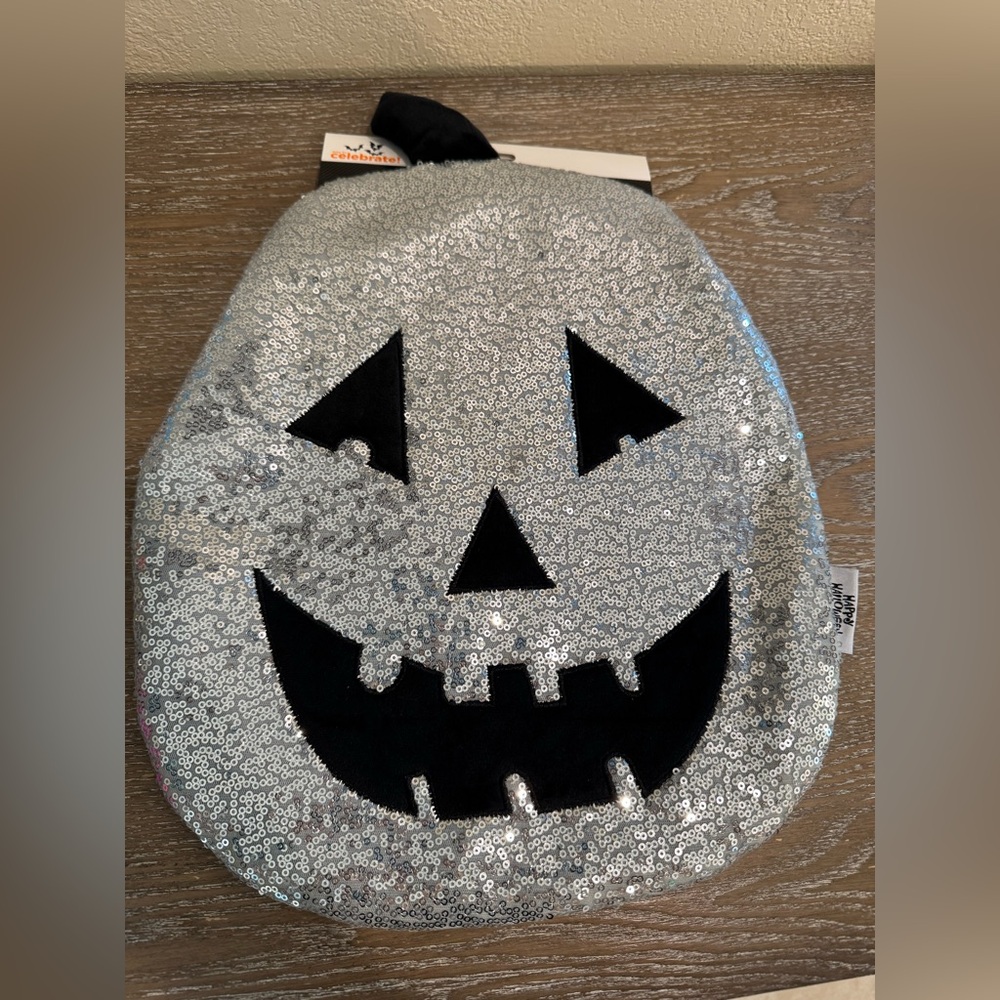 NWT Silver Halloween Pumpkin Trick or Treat Bag